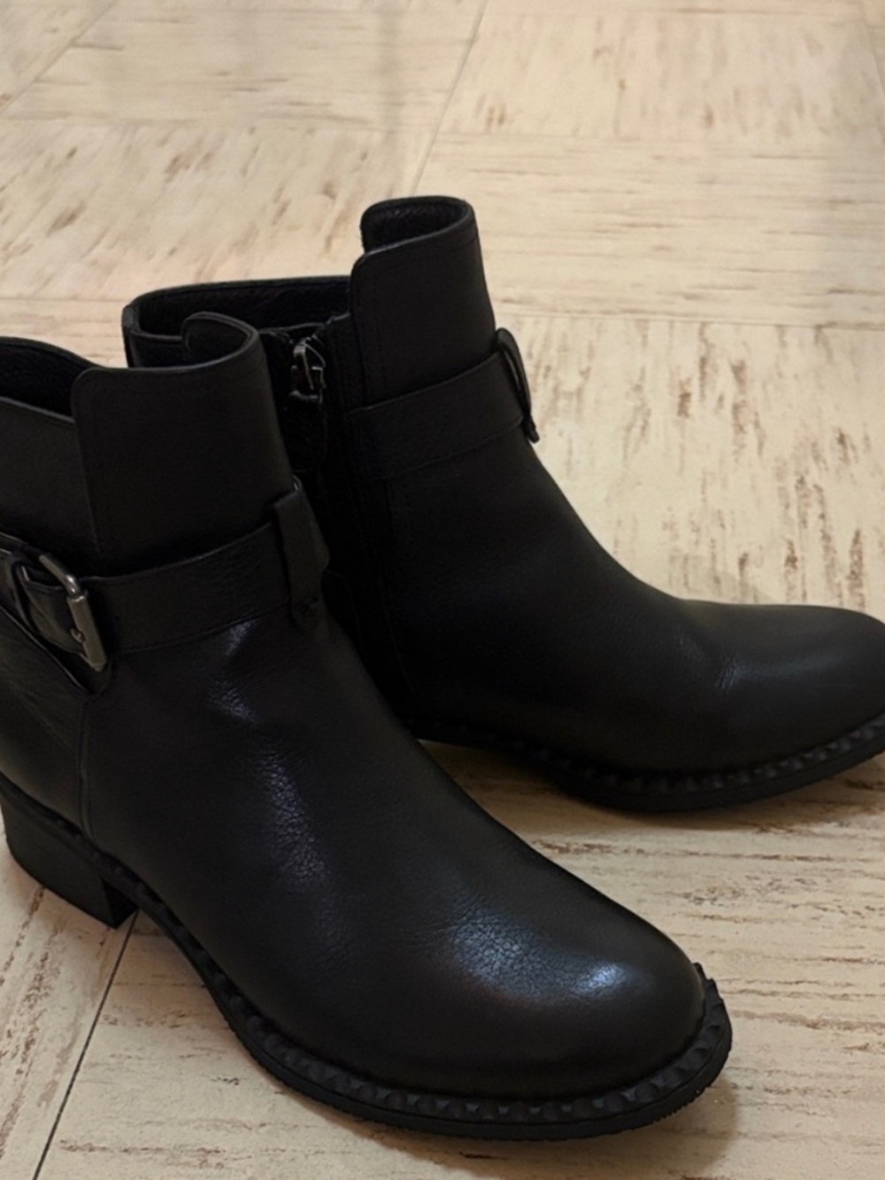 GENTLE SOULS BY Kenneth COLE BLACK ANKLE BOOTS SIZE 7M